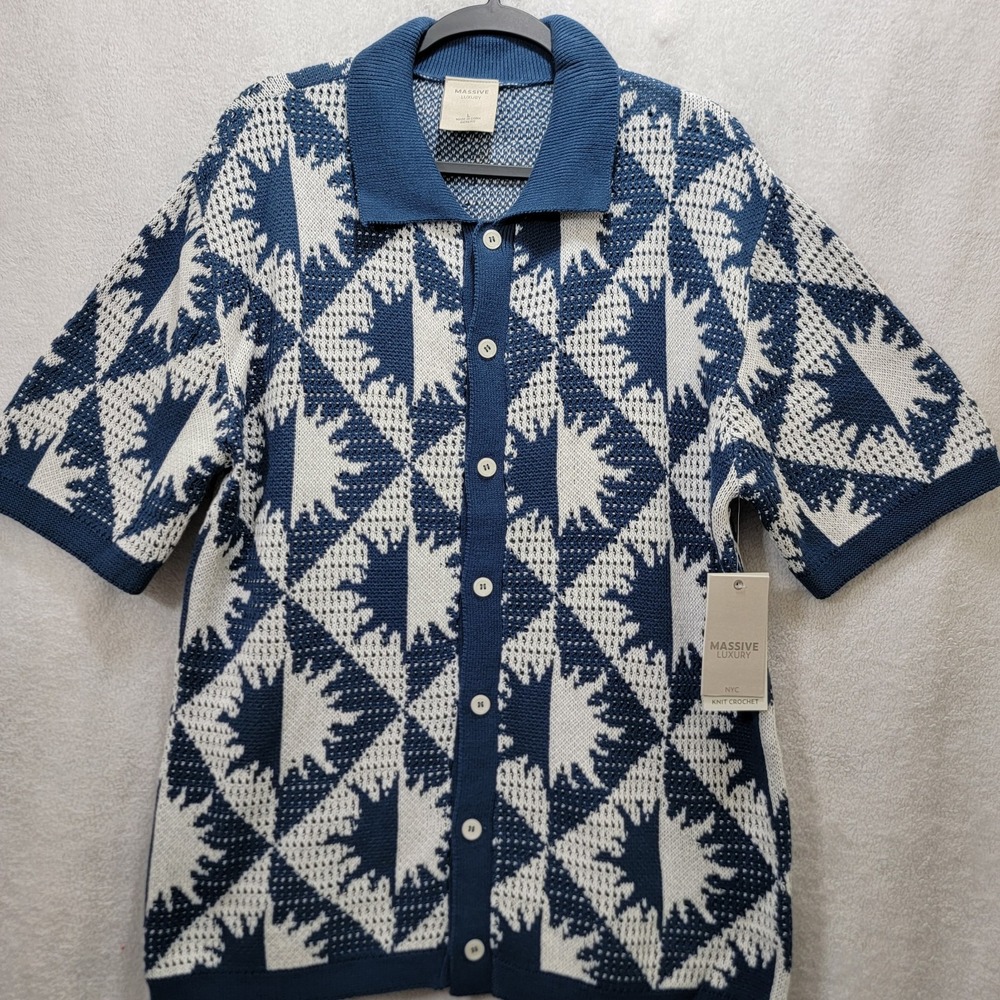 Men's Blue and White Geometric Knit Button-Down Shirt